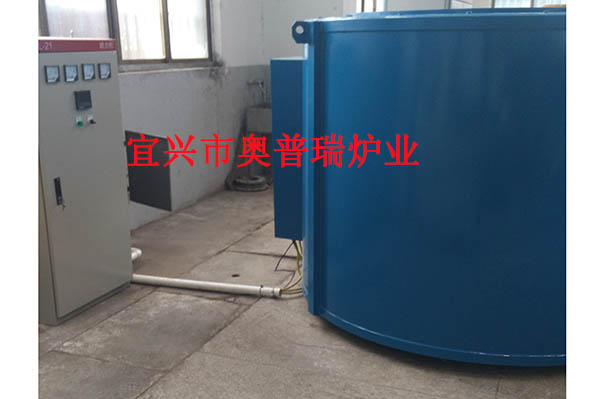 井式（滲碳、滲氮）電阻爐